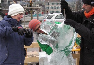 Team Fun Ice Sculpture Carving